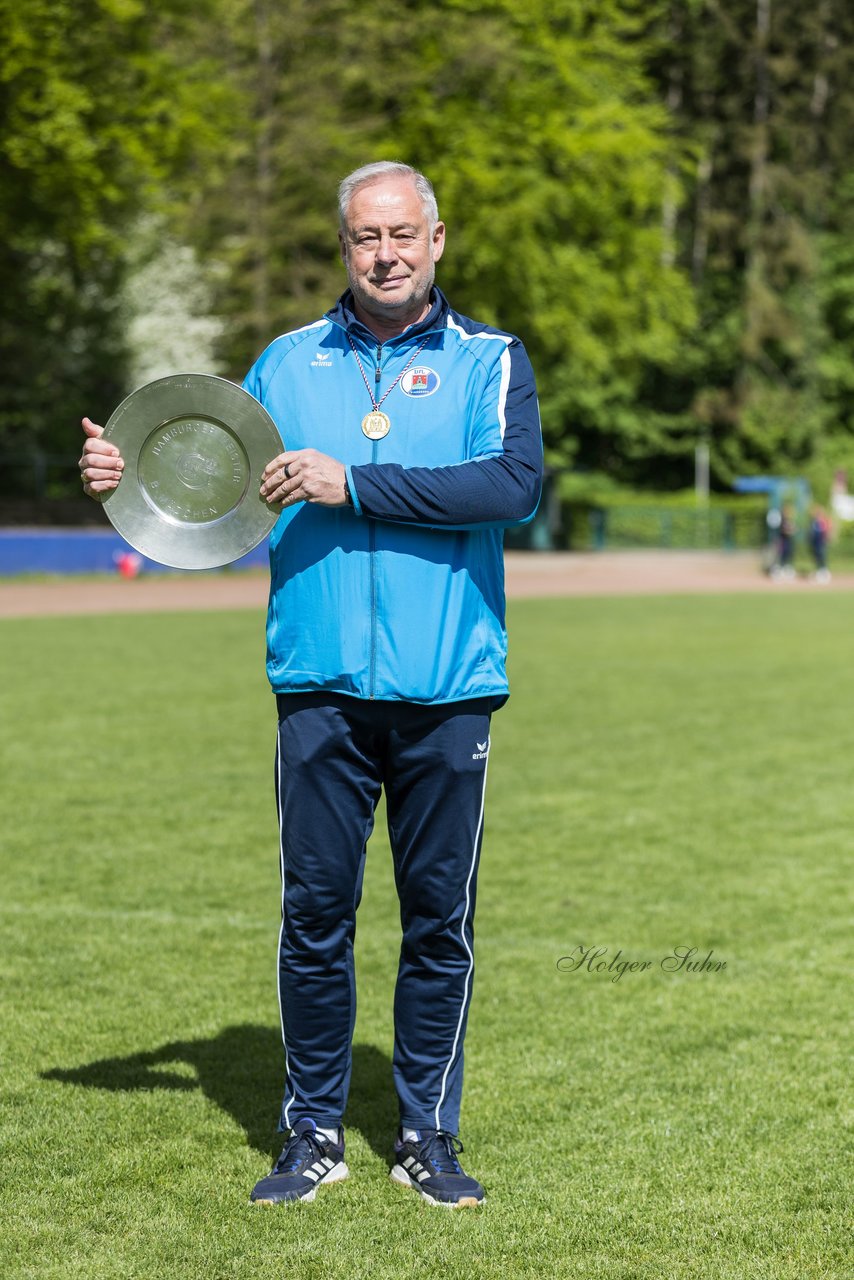 Bild 321 - wBJ Pinneberg Hamburger Meister Siegerehrung